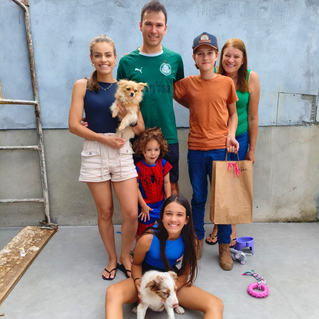 FAMILIA COM UM BORDER COLLIE RED MERLE
